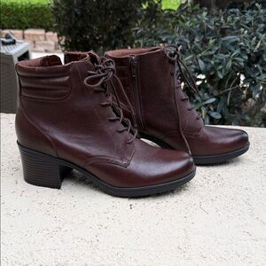 Elegant Brown Lace-Up Ankle Boots